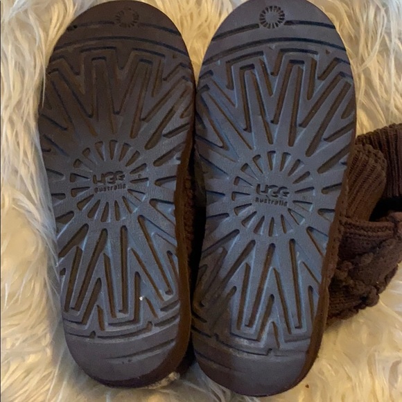 Knit UGGS - Picture 4 of 5